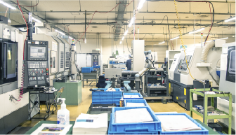 製造部 工場長 2023年入社の社員 作業風景02