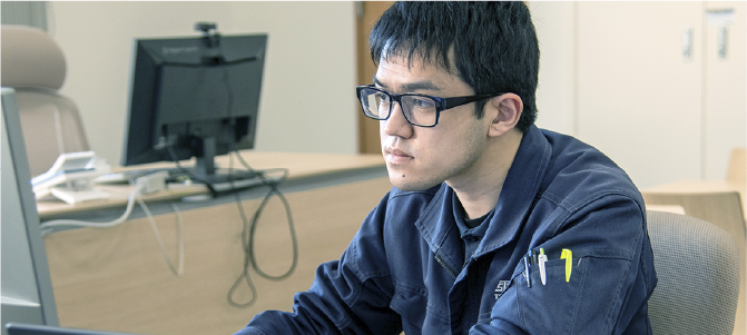 製造部 技術課生産技術Gr 2016年入社の社員 作業風景01