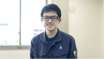 製造部 技術課生産技術Gr 2016年入社の社員 作業風景02