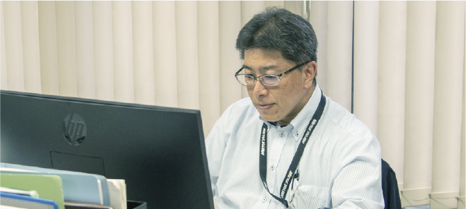 管理部 2024年入社の社員 作業風景01
